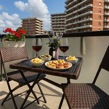 Apartment Modern Flat - Metro A 3 Min, Balcone Attrezzato & Self Check-in *