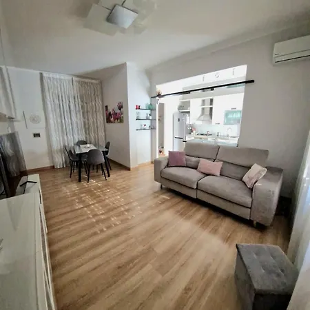 Modern Flat - Metro A 3 Min, Balcone Attrezzato & Self Check-in Apartment Rome