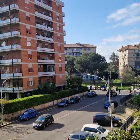 Modern Flat - Metro A 3 Min, Balcone Attrezzato & Self Check-in Rome