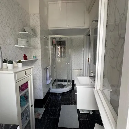 Modern Flat - Metro A 3 Min, Balcone Attrezzato & Self Check-in *
