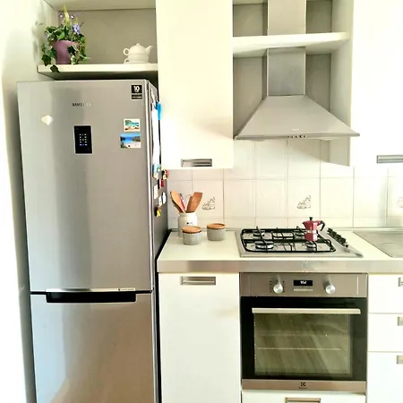 Bright Modern Flat With Balcony - 3 Min To Metro C & Self Check-in Апартаменты *